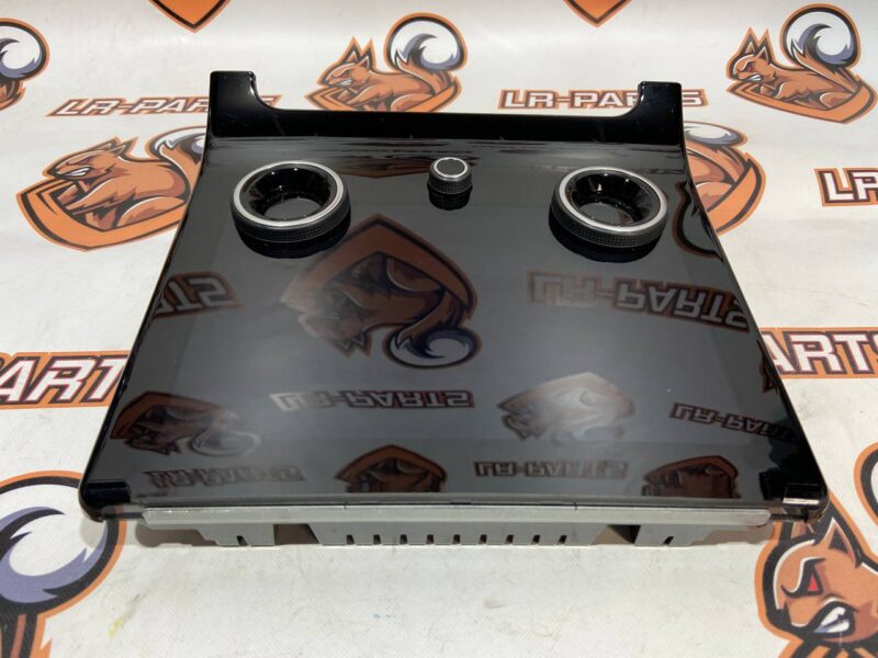LR156770 Climate Control Unit Range Rover Velar L560 (2018-) Used cost 400 € in stock 1 pcs.