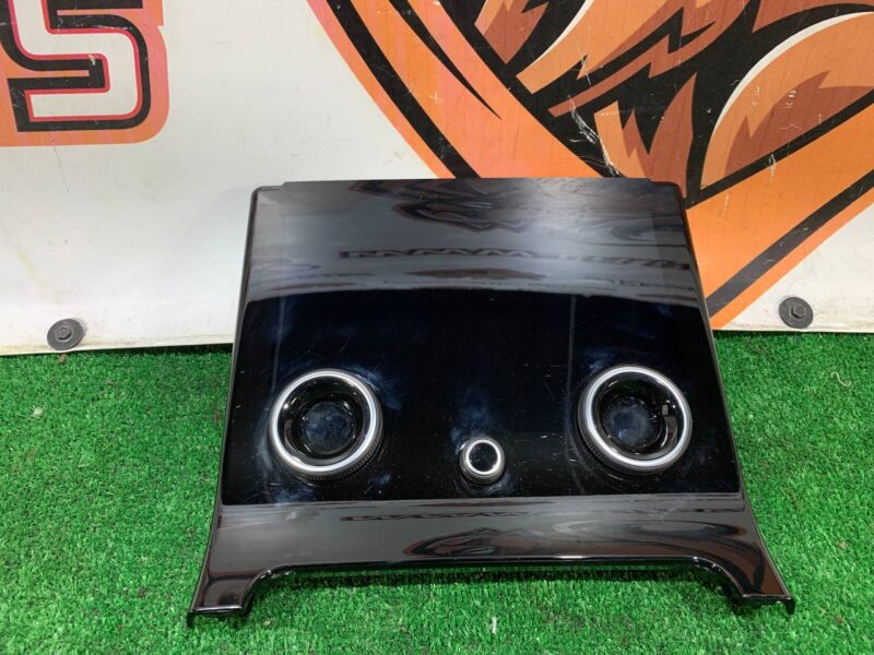 LR156770 Climate Control Unit Range Rover Velar L560 (2018-) Used cost 400 € in stock 1 pcs.