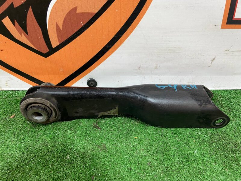 LR163128 Rear Suspension Arm Right Front Lower Range Rover L405 (2013-2021) Used cost 30 € in stock 5 pcs.