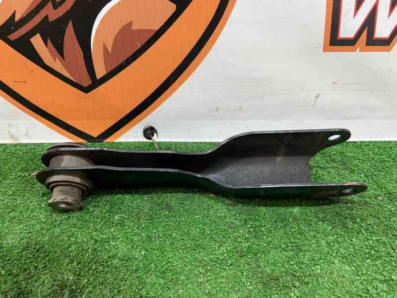 LR163128 Rear Suspension Arm Right Front Lower Range Rover L405 (2013-2021) Used cost 30 € in stock 5 pcs.