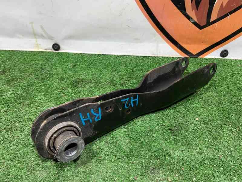 LR163128 Rear Suspension Arm Right Front Lower Range Rover L405 (2013-2021) Used cost 30 € in stock 5 pcs.