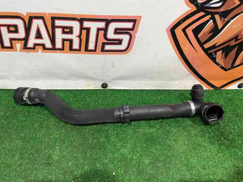 LR171870 Upper cooling pipe 3.0D Range Rover Sport L494 (2014-2022) USED cost 30 € in stock 1 pcs.