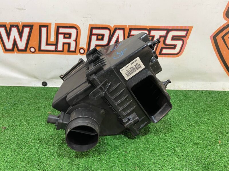 T2H25978 Air filter housing right Jaguar F-Pace X761 (2017-) USED cost 250 € in stock 2 pcs.