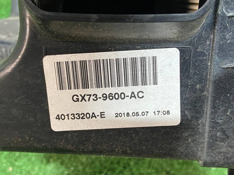 T2H25978 Air filter housing right Jaguar F-Pace X761 (2017-) USED cost 250 € in stock 2 pcs.