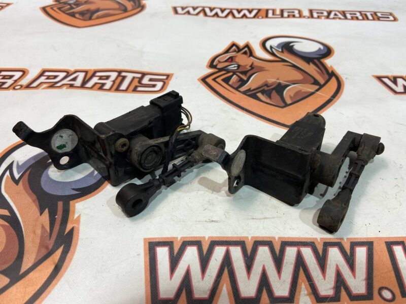 T2H3166 Body position sensor front right Jaguar F-Pace Used cost 50 € in stock 2 pcs.