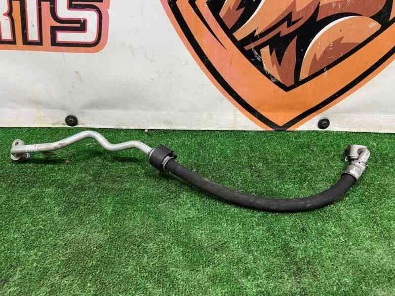 T2H38635 Air conditioning hose compressor outlet Jaguar F-Pace X761 (2017-) used cost 50 € in stock 3 pcs.