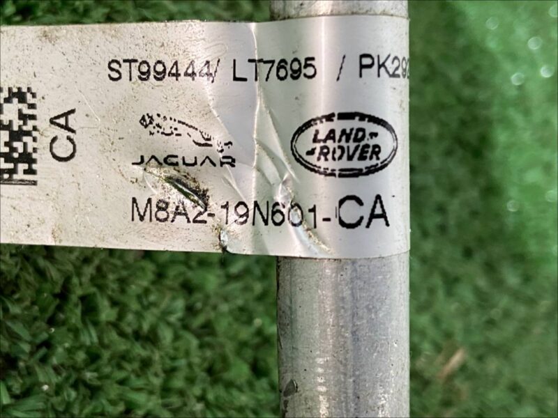 T2H38635 Air conditioning hose compressor outlet Jaguar F-Pace X761 (2017-) used cost 50 € in stock 3 pcs.