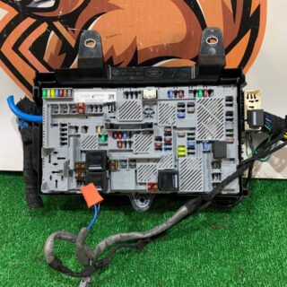 T2H38697 Main fuse box Jaguar F-Pace X761 (2017-) USED cost 150 € in stock 3 pcs.