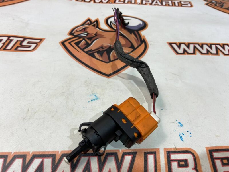T2H39315 Brake light switch Jaguar XF X260 (2015-) used cost 15 € in stock 1 pcs.