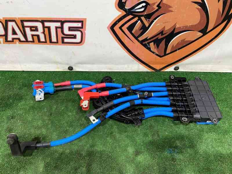 T2H39738 Electric distribution box Jaguar F-Pace X761 (2017-) Used cost 200 € in stock 1 pcs.