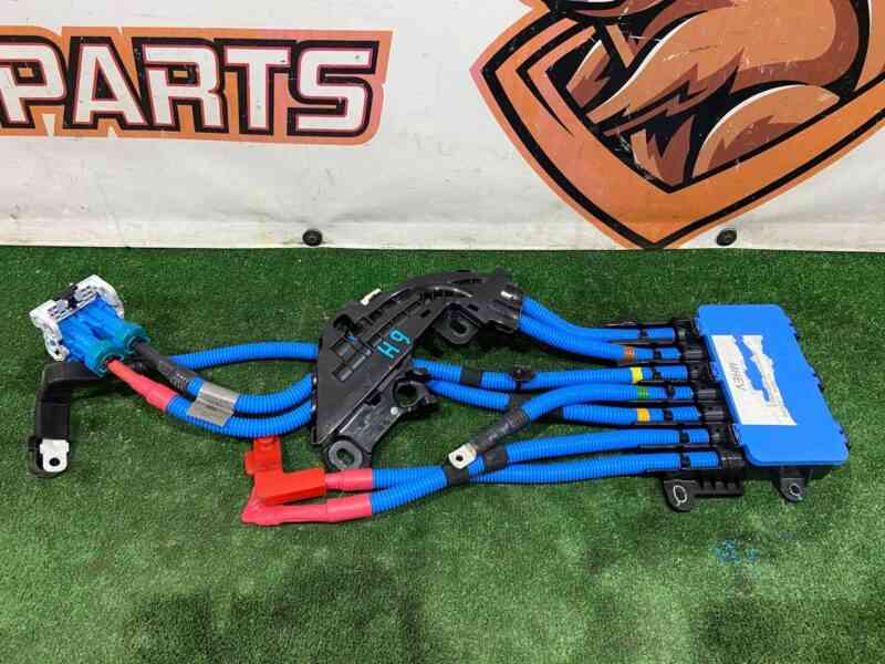 T2H39738 Electric distribution box Jaguar F-Pace X761 (2017-) Used cost 200 € in stock 1 pcs.
