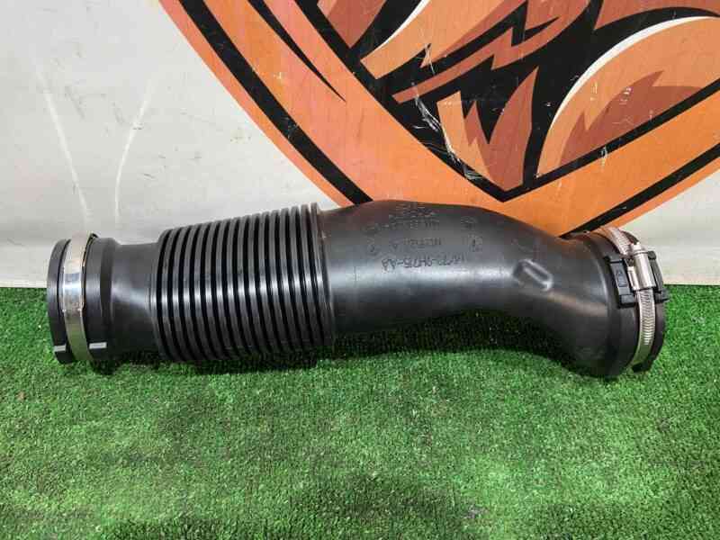 T2H43038 Air Cleaner Duct Jaguar F-Pace X761 (2017-) Used cost 50 € in stock 5 pcs.