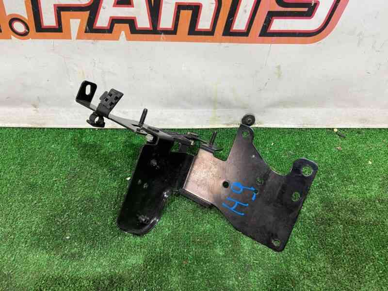 T2H44761 Exhaust sensor wiring bracket Jaguar F-Pace X761 (2017-) used cost 20 € in stock 1 pcs.
