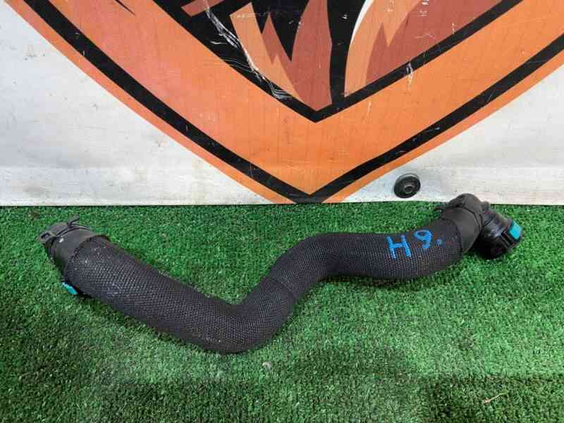 T2H44847 Radiator hose inlet Jaguar F-Pace X761 (2017-) used cost 25 € in stock 1 pcs.