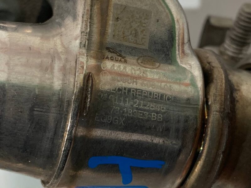 T2H46010 Upper Adblue injector Jaguar F-Pace X761 (2017-) Used cost 150 € in stock 5 pcs.