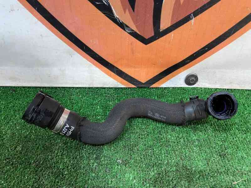 T2H46201 Radiator hose feed pump intercooler Jaguar F-Pace X761 (2017-) used cost 17 € in stock 1 pcs.