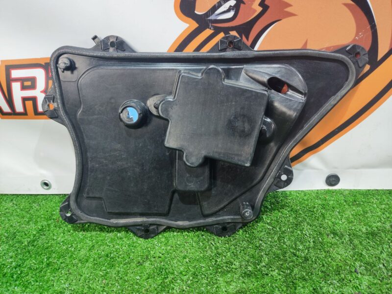 T2H46419 Rear left door shield Jaguar F-Pace X761 (2017-) used cost 30 € in stock 1 pcs.