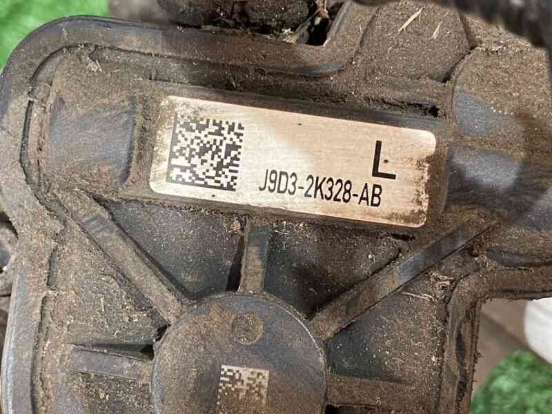 T2H7447 Front left caliper Jaguar I-Pace (2018-) USED cost 150 € in stock 9 pcs.