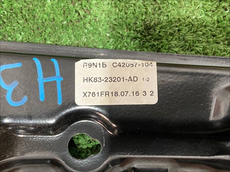 T4A1195 Window regulator front left Jaguar F-Pace X761 (2017-) used cost 100 € in stock 2 pcs.