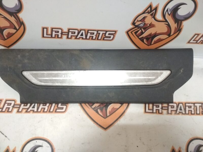 T4A13202AAM Door sill front left Jaguar F-Pace X761 used cost 50 € in stock 1 pcs.