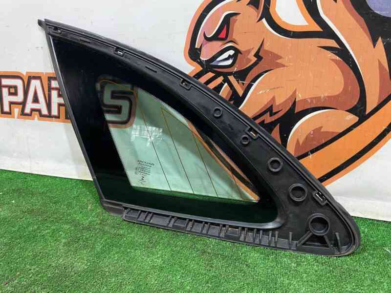 T4A13421 Rear left body glass Jaguar F-Pace X761 (2017-) Used cost 200 € in stock 1 pcs.