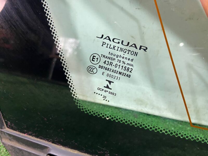 T4A13421 Rear left body glass Jaguar F-Pace X761 (2017-) Used cost 200 € in stock 1 pcs.