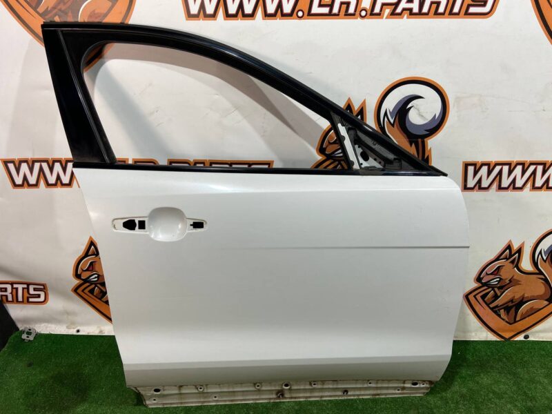 T4A1368 Door front right Jaguar F-Pace Used cost 540 € in stock 4 pcs.