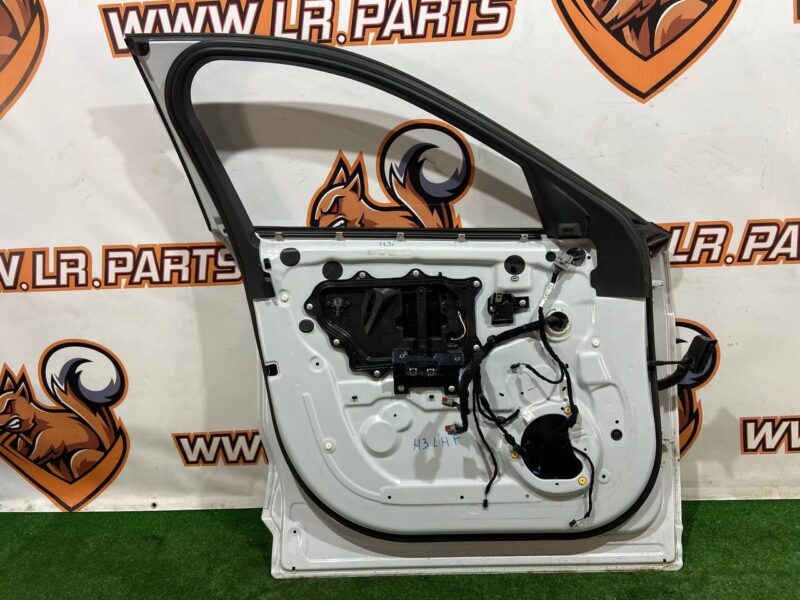T4A1369 Door front left Jaguar F-Pace Used cost 540 € in stock 6 pcs.