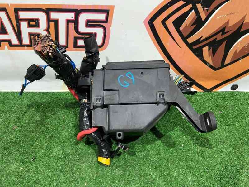 T4A14656.1 Engine compartment fuse box / JAGUAR F-PACE relay board Used - Image 13