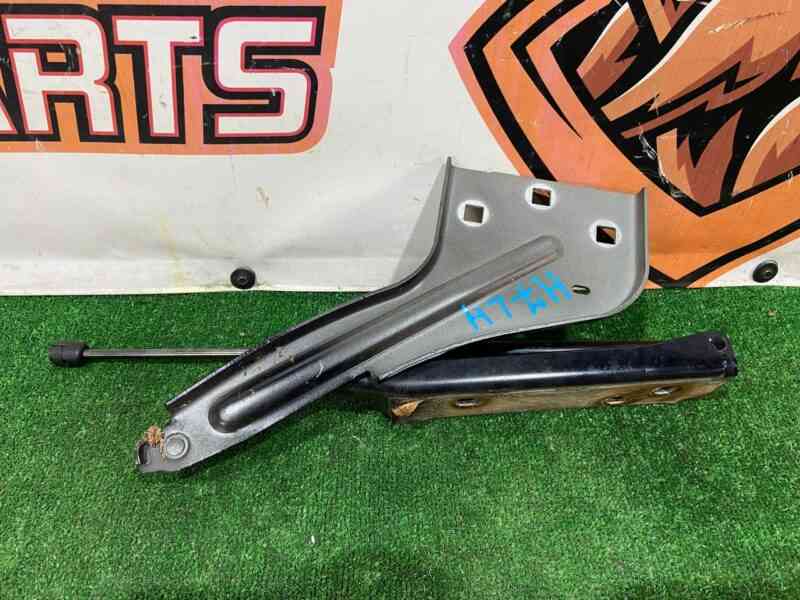 T4A1897 Left hood hinge Jaguar F-Pace X761 (2017-) Used - Image 13