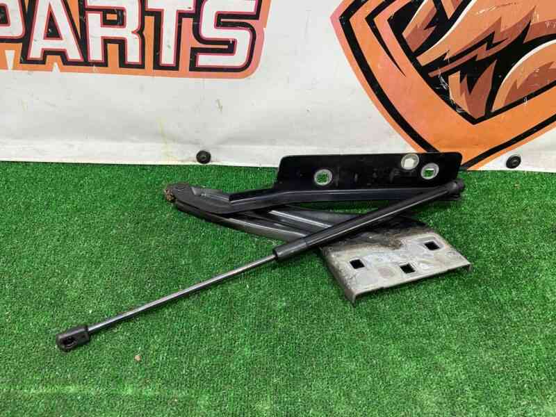 T4A1897 Left hood hinge Jaguar F-Pace X761 (2017-) Used - Image 14