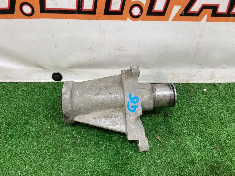 T4A29926 Used JAGUAR F-PACE intermediate shaft bracket cost 50 € in stock 1 pcs.