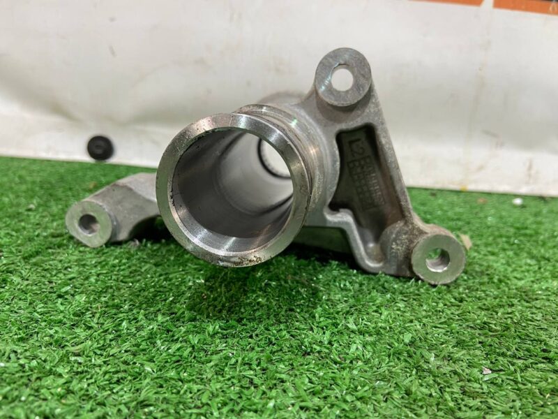 T4A29926 Used JAGUAR F-PACE intermediate shaft bracket - Image 12