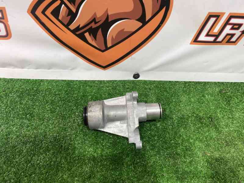 T4A29926 Used JAGUAR F-PACE intermediate shaft bracket cost 50 € in stock 1 pcs.