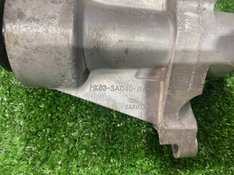 T4A29926 Used JAGUAR F-PACE intermediate shaft bracket cost 50 € in stock 1 pcs.