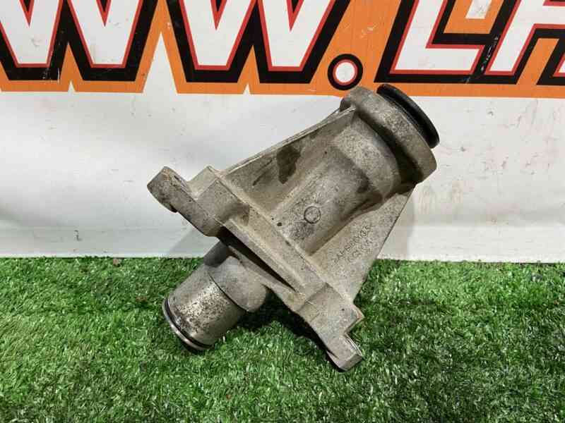 T4A29926 Used JAGUAR F-PACE intermediate shaft bracket cost 50 € in stock 1 pcs.