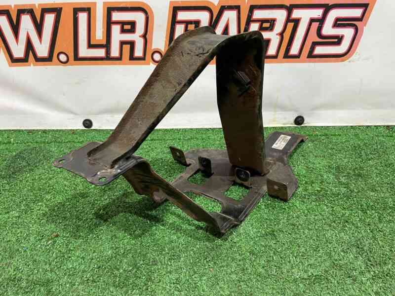 T4A3267 Carbon filter bracket Jaguar F-Pace X761 (2017-) used cost 175 € in stock 1 pcs.