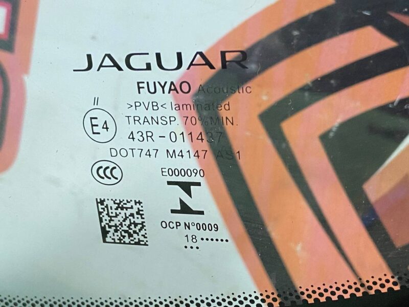 T4A33033 Windshield athermal, heated Jaguar F-Pace X761 (2017-) Used - Image 12