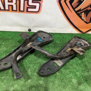T4A34759 Bracket front rear beam Jaguar F-Pace X761 (2017-) used cost 25 € in stock 3 pcs.