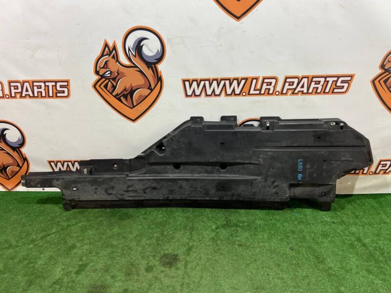 T4A36027 Underbody protection right Jaguar F-Pace X761 (2017-) used cost 250 € in stock 1 pcs.