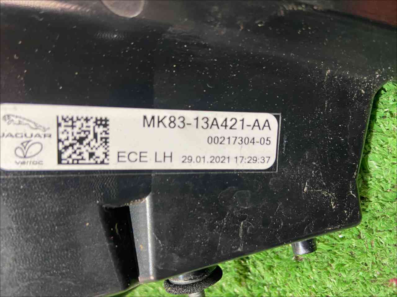 T4A36236 Left rear taillight on the trunk lid 2021- Jaguar F-Pace X761 (2017-) Used cost 250 € in stock 1 pcs.