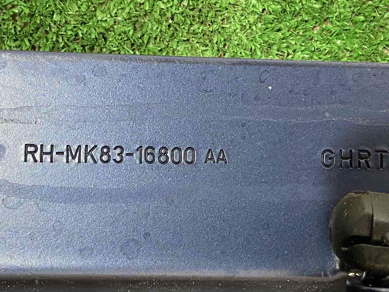 T4A36286 Hood Hinge Right 2021- Jaguar F-Pace X761 (2017-) Used cost 65 € in stock 1 pcs.
