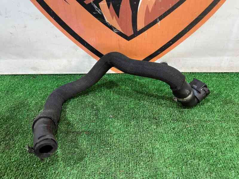 T4A37692 Coolant hose return Jaguar F-Pace X761 (2017-) used cost 25 € in stock 2 pcs.