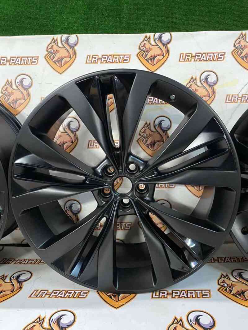 T4A3797 Wheel disk 9Jx22 Double Helix Black Jaguar F-Pace X761 (2017-) used cost 350 € in stock 4 pcs.