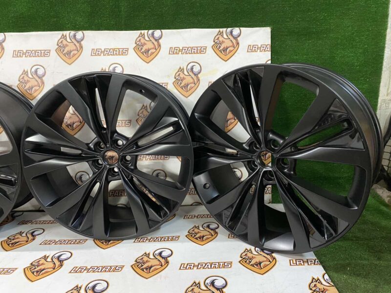 T4A3797 Wheel disk 9Jx22 Double Helix Black Jaguar F-Pace X761 (2017-) used cost 350 € in stock 4 pcs.