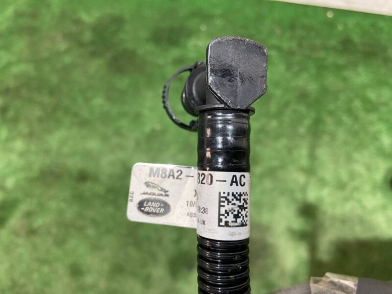 T4A38752 Ventilation hose Jaguar F-Pace X761 (2017-) used cost 30 € in stock 2 pcs.
