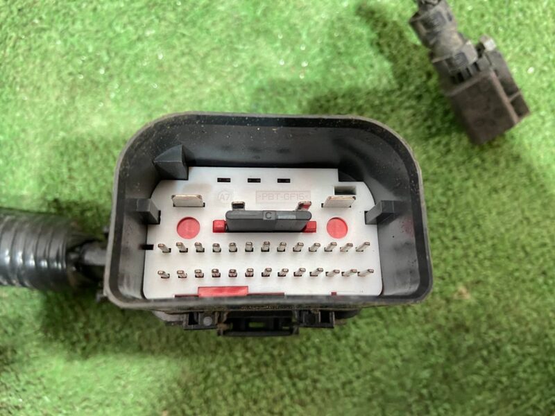 T4A39761 Rear suspension wiring Jaguar F-Pace X761 (2017-) USED cost 70 € in stock 3 pcs.