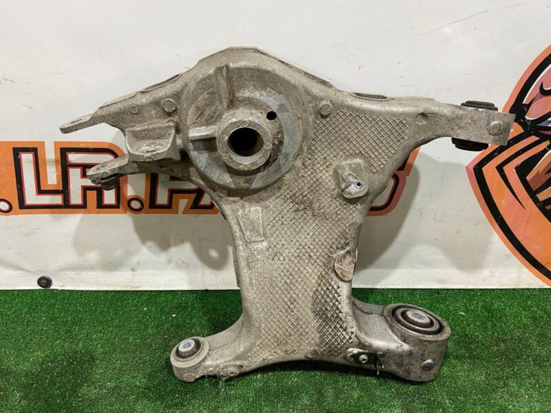 T4A41529 Rear right lower lever Jaguar F-Pace X761 (2017-) USED cost 150 € in stock 5 pcs.