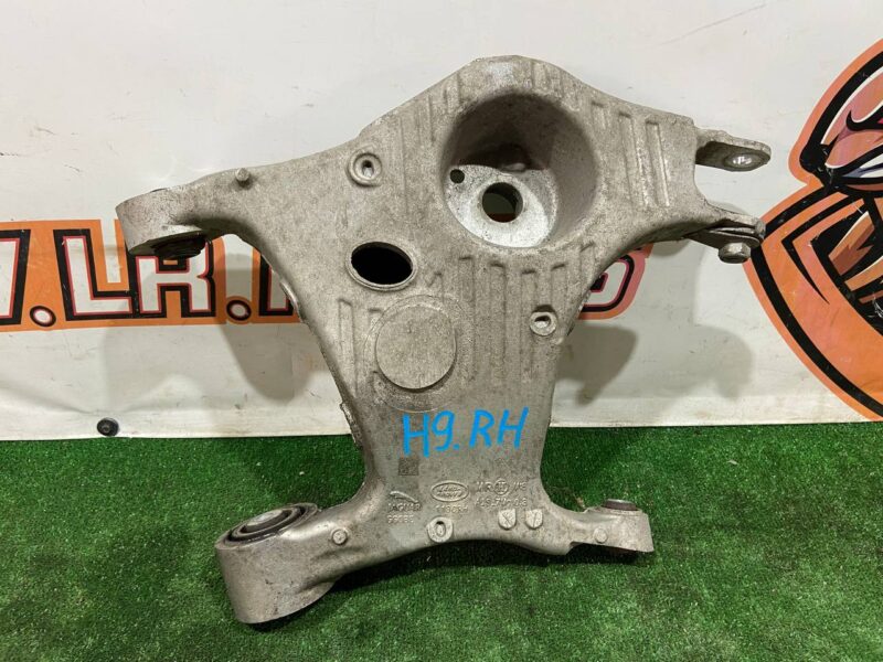 T4A41529 Rear right lower lever Jaguar F-Pace X761 (2017-) USED cost 150 € in stock 5 pcs.