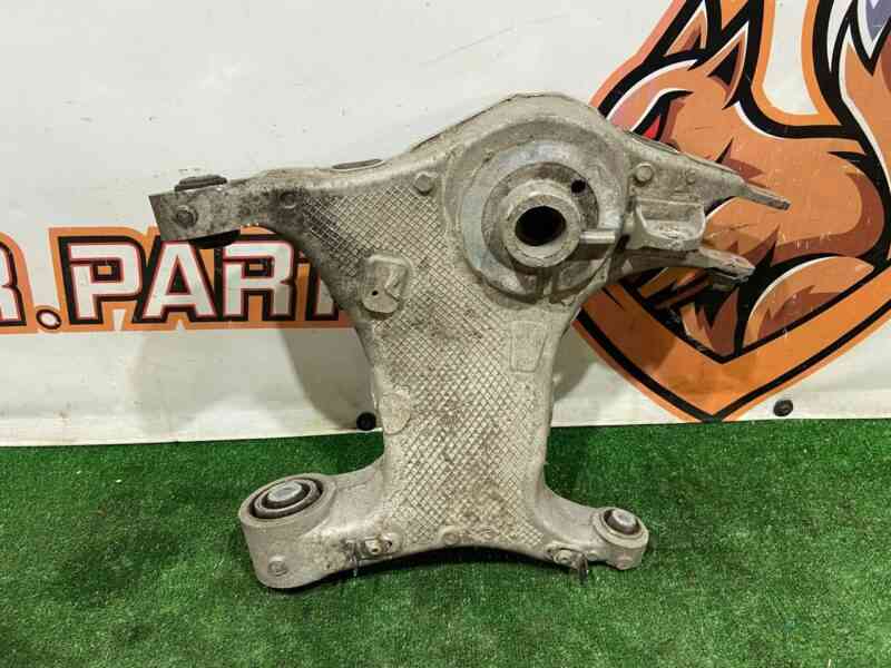 T4A41530 Rear left lower lever Jaguar F-Pace X761 (2017-) USED cost 150 € in stock 1 pcs.